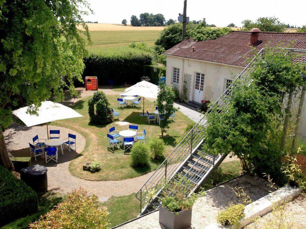 Logis Hotel Restaurant Le Faisan Dore Argentan Exterior photo